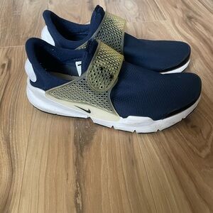 Nike Sock Dart Shoes Women’s Size 9